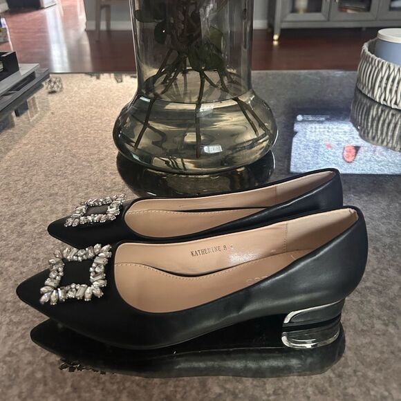 Berness Katherine Pointy Toe Flats - Picture 3 of 6